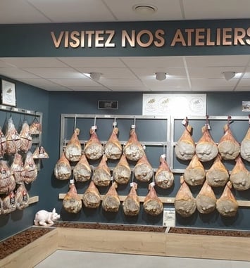 Découvrez les secrets de fabrication du célèbre jambon de Lacaune
