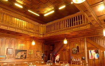 Visite des anciennes salles de la bibliothèque du Château du Lude au Bon Sauveur d'Alby