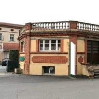 Exposition à la rotonde sur l'histoire du Bon Sauveur d'Alby liée à celle de la psychiatrie et récit sur le pastel en pays de Cocagne.
