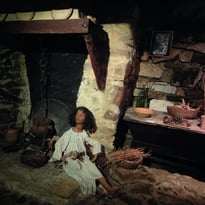 Découverte immersive de l'histoire locale : un voyage à travers les siècles dans une maison consulaire du XVIe siècle
