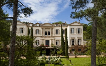 Voyage au cœur d'un patrimoine vivant : architecture, jardins, vins et art