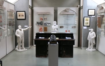 Visite guidée : Histoire du Centre National et musée Jean Jaurès de Castres, depuis sa création jusqu'à nos jours