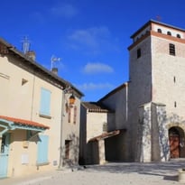 Découvrez l'église de ce charmant village et son incroyable collection d'objets sacrés