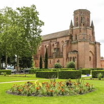 La cathédrale Saint-Alain : découvrez un chef d'œuvre du gothique méridional