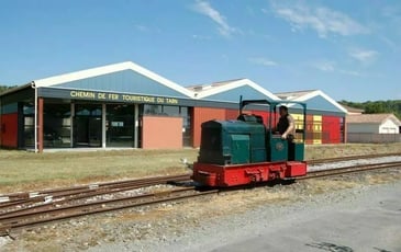 Prenez part à une visite au musée de l'histoire du chemin de fer industriel et à une promenade en vélorail !