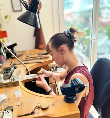 Découverte d'un atelier de bijouterie artisanale
