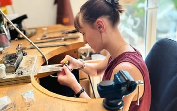 Découverte d'un atelier de bijouterie artisanale